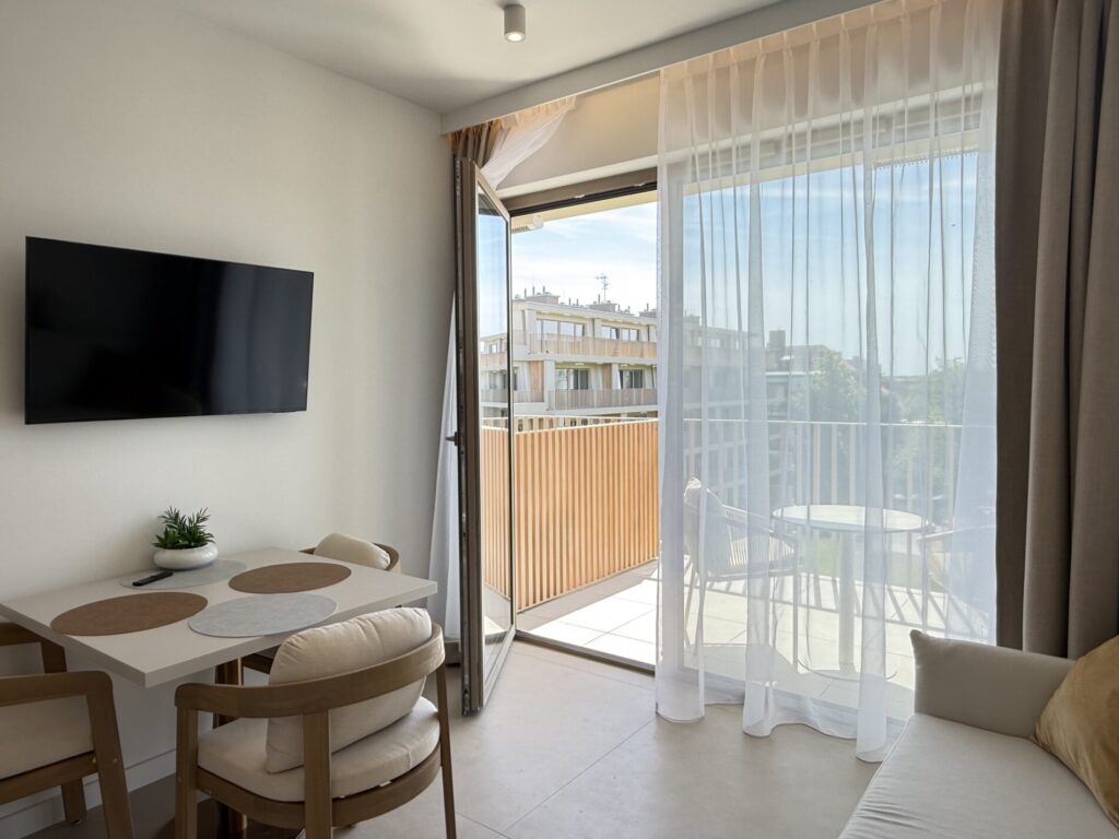 LUKSUSOWY APARTAMENT DWUPOZIOMOWY W PRESTIŻOWEJ INWESTYCJI GREENERI PARK – ŚWINOUJŚCIE (Z MIEJSCEM GARAŻOWYM).