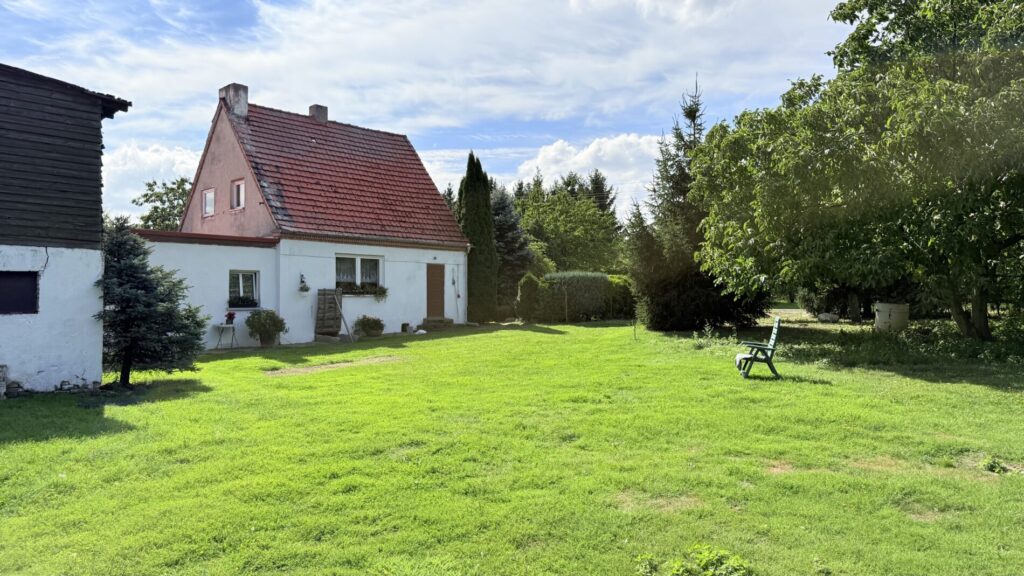 Dom budynki gospodarcze-na działce 0,4224 ha-Chrapowo.